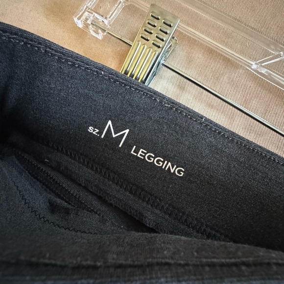 Loft Gray High-Waisted Leggings Size Medium - Picture 2 of 4